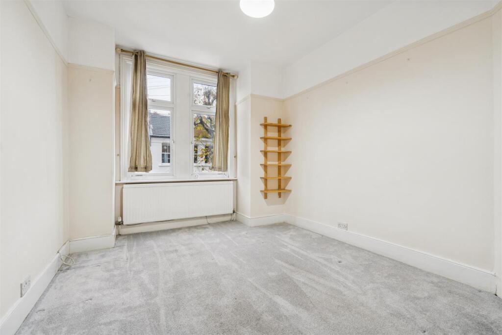 86 Idlecombe Road SW17 bedroom 1.jpg