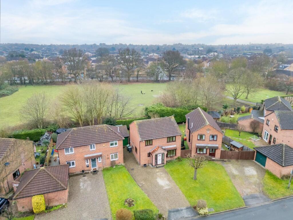 36 ashborne way-2.jpg