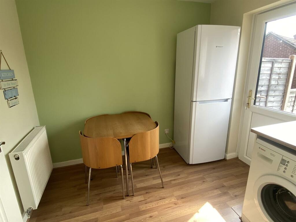 Dining kitchen