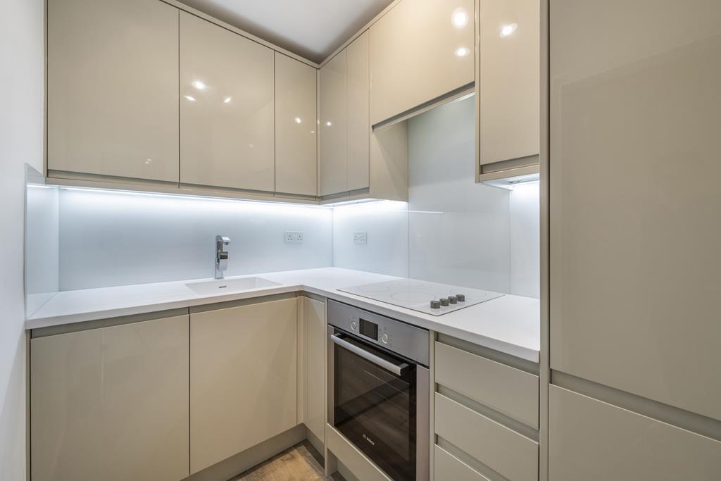 kitchen (2).jpg