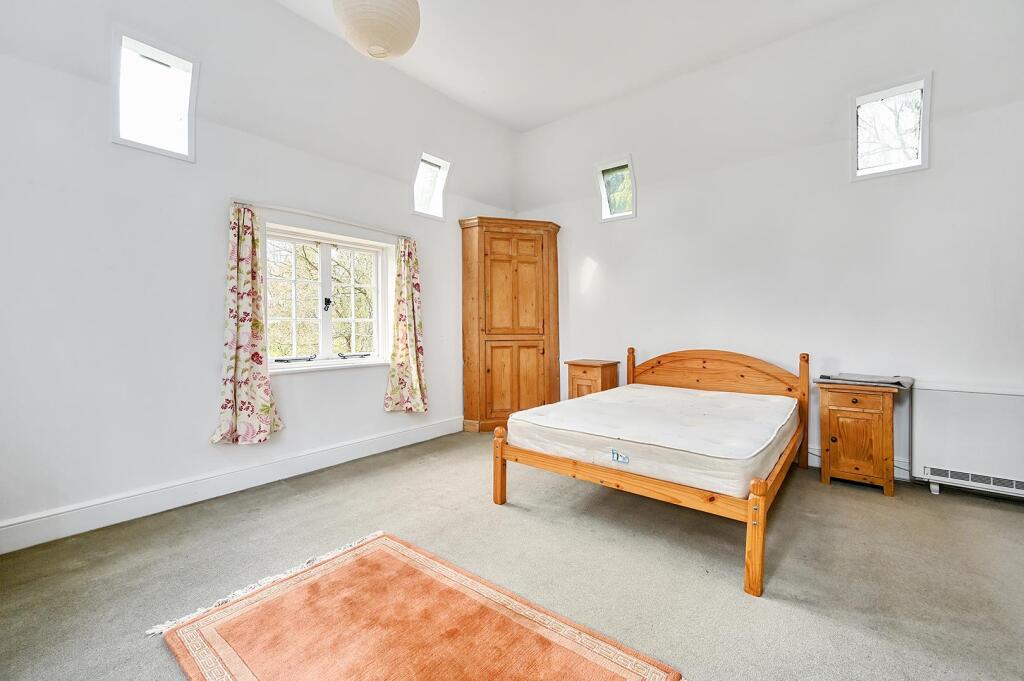 LEESDEN - STANDEN STREET - TN174LA (10).jpg