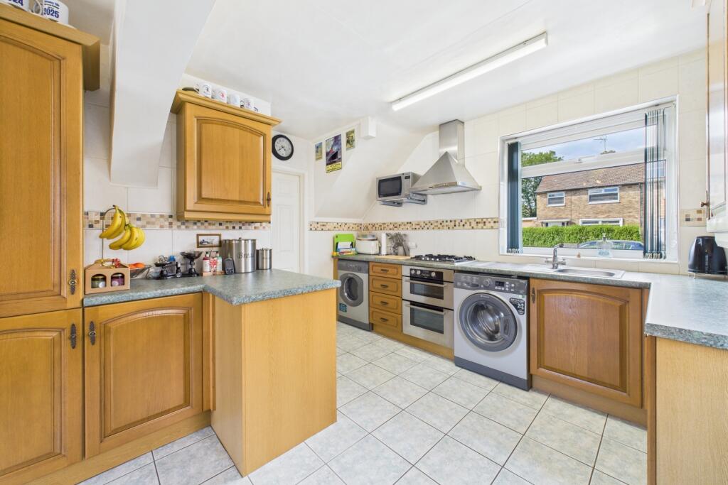 CAM03162G0-PR0303-STILL010