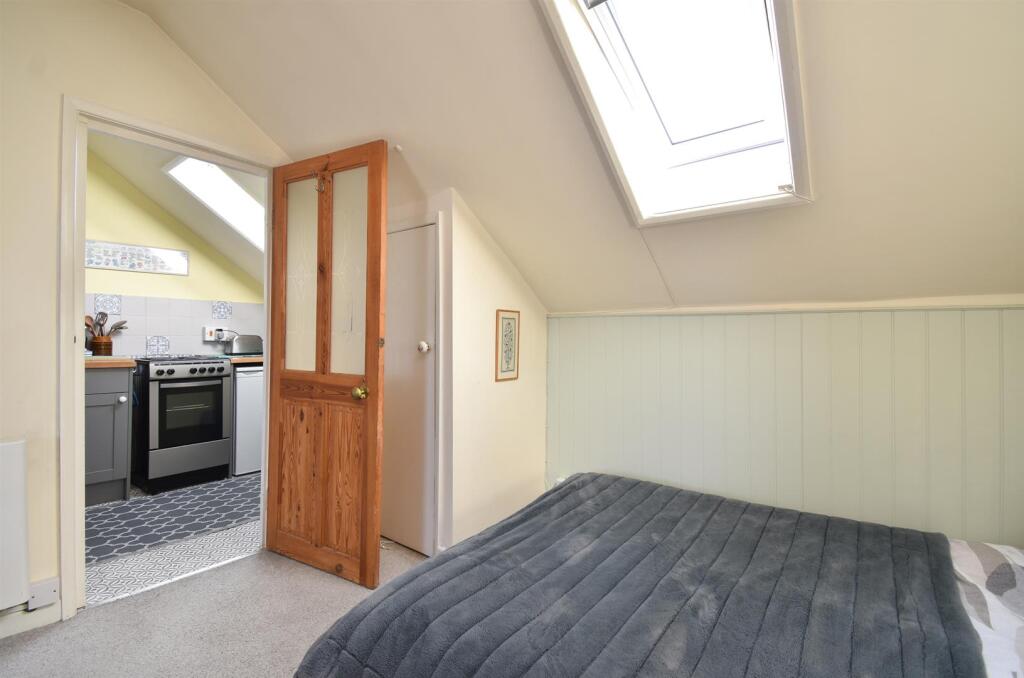 Open plan living space &amp; bedroom