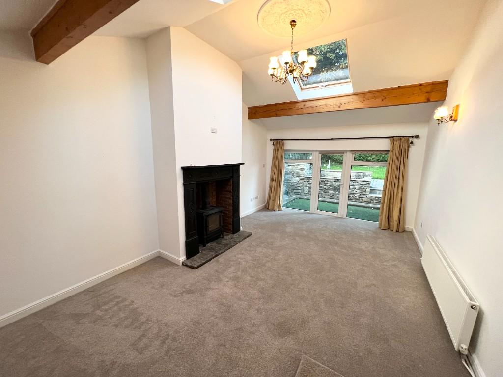 LIVING ROOM 1