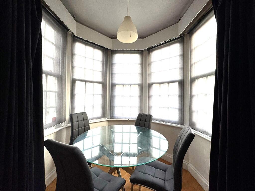 District road  (1...