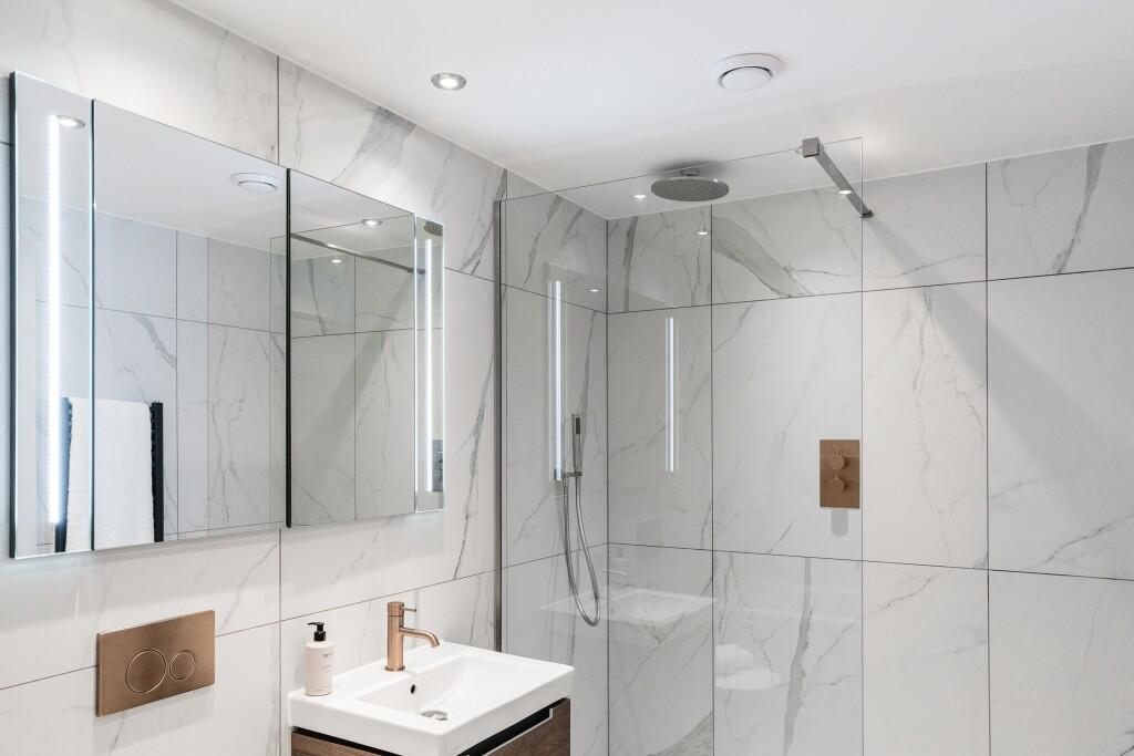 William Jessop Way, Liverpool, Merseyside, L3