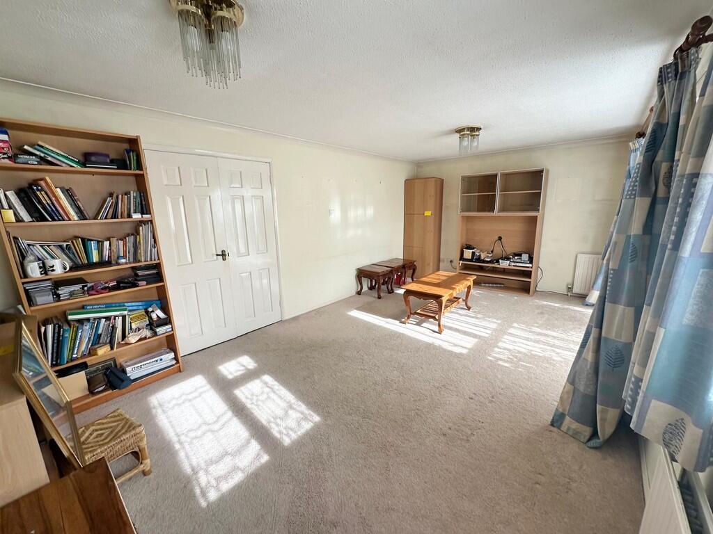 IMG-20251008-WA00...