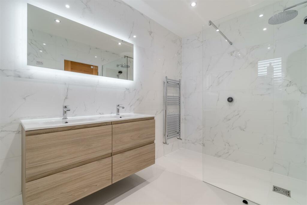 8584620-interior26.jpg