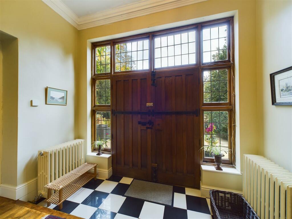 ENTRANCE VESTIBULE