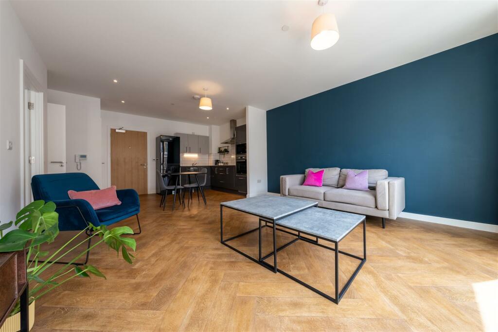 Flat 4-3.jpg