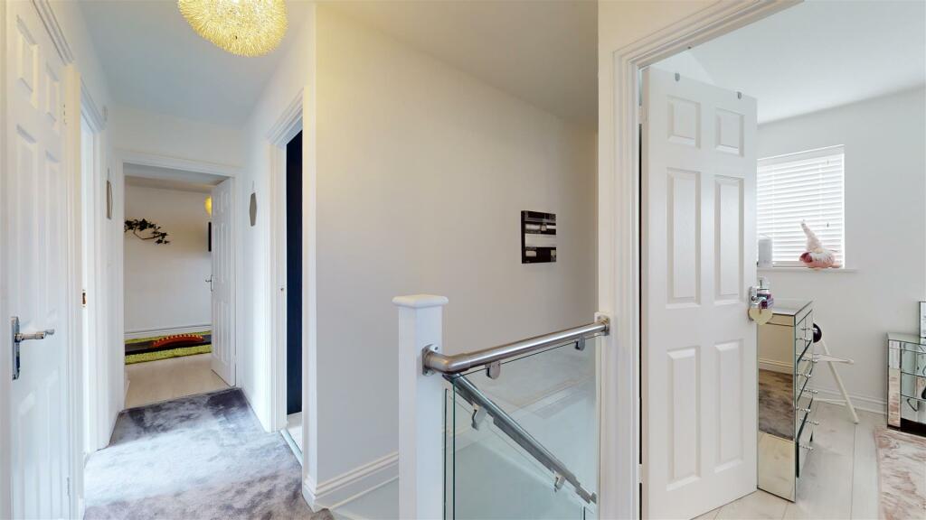 FIRST FLOOR LANDING