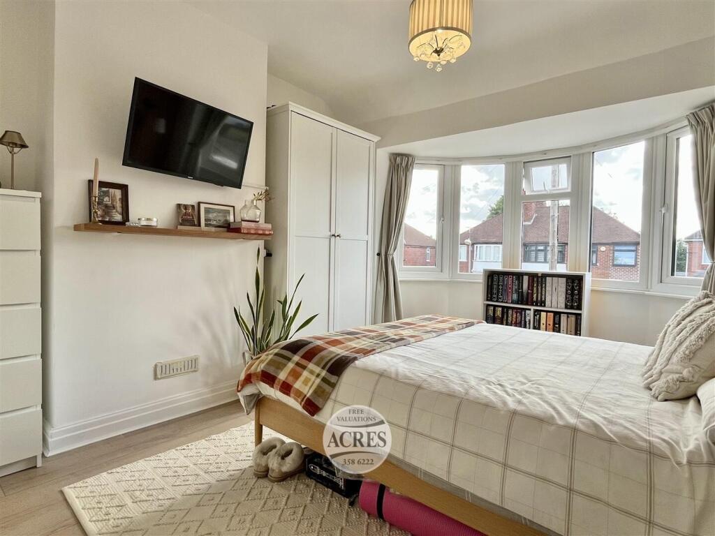 image00026 (Large).jpg