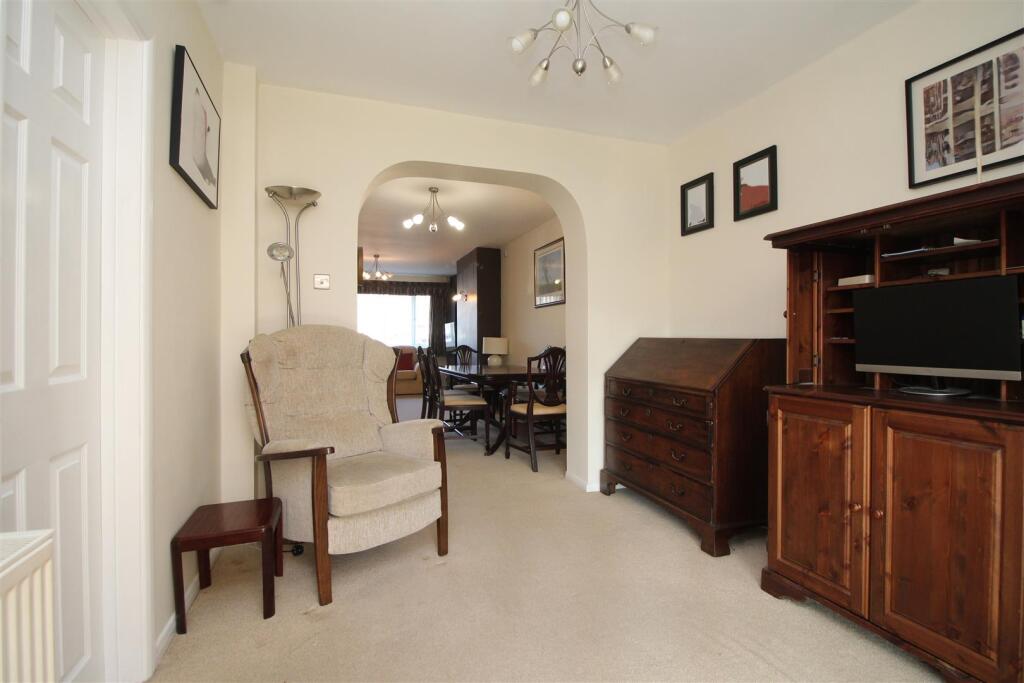 sitting room 1.JPG
