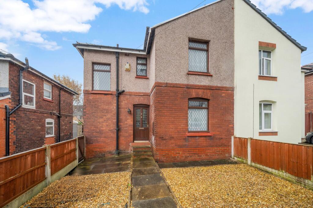 Pine Avenue, Newton-Le-Willows, WA12