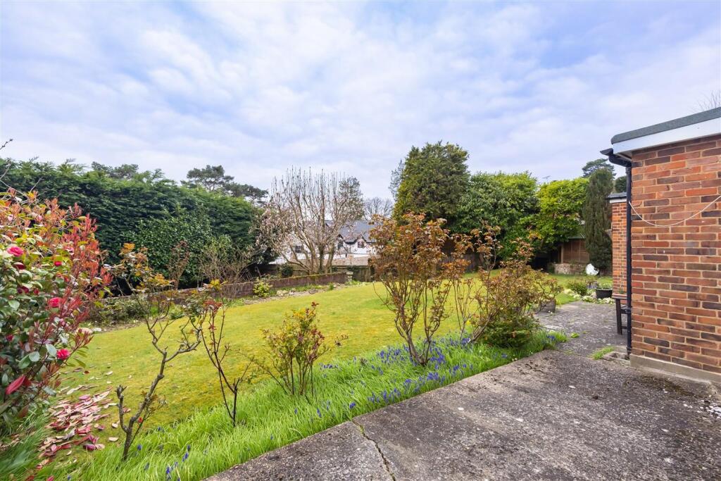 15 Ravensmere  (26).jpg