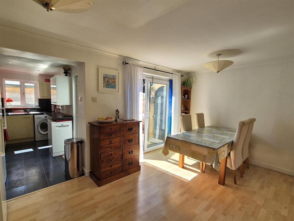Dining room.jpg