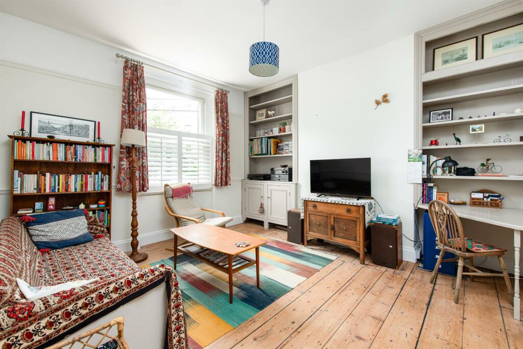 Sitting_Room_1.jpg