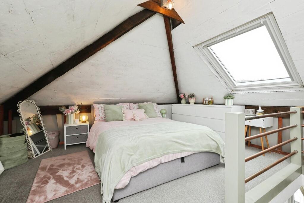 BEDROOM NO.2 OCCASIONAL ROOM