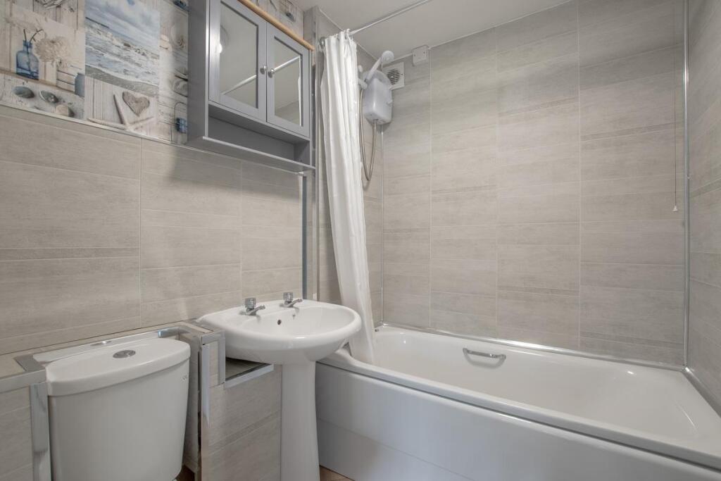 27 The Greenway (6 of 6).jpg