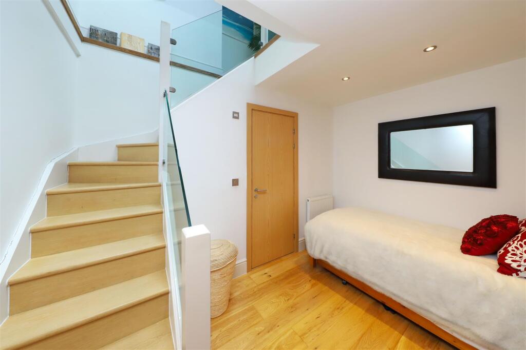 Bedroom 4 and ensuite