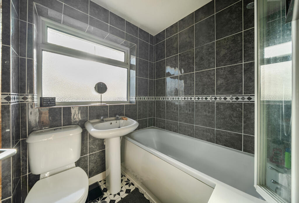 1372946-17-6900d8...