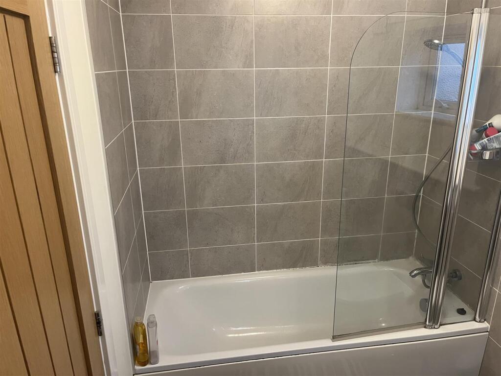 Bathroom 4.jpeg