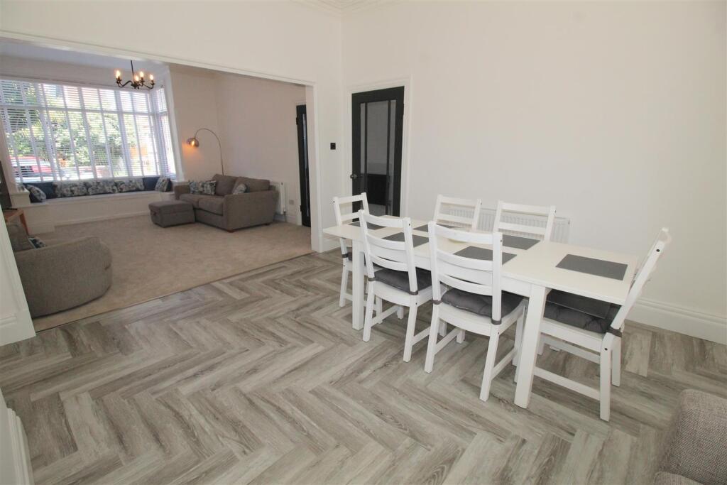 Park Rd, 50A, Lounge &amp; dining room 2.JPG