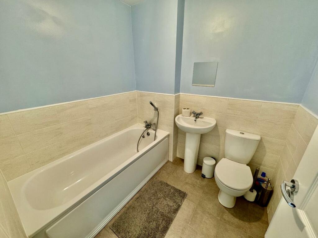 BATHROOM/W.C.