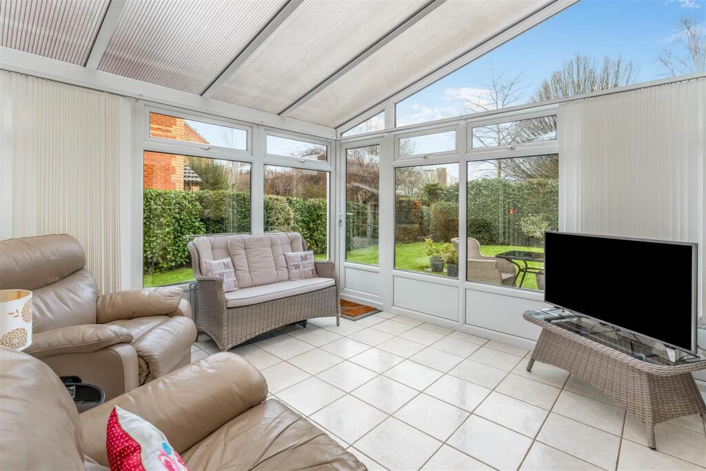 72 Coopers Gate, Banbury-13.jpg