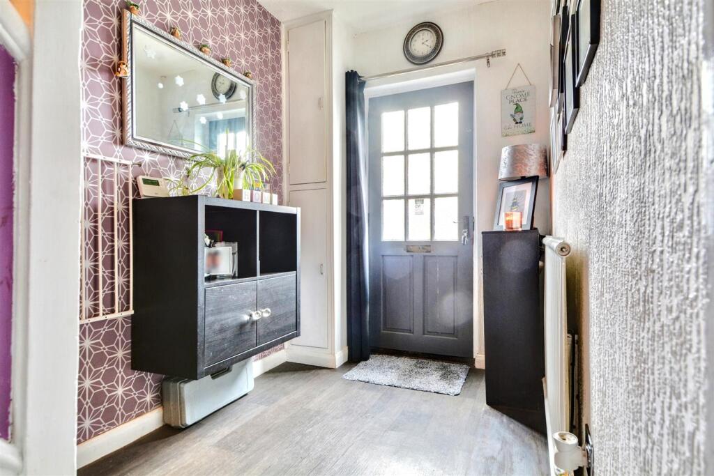 Entrance Hall_2.jpeg