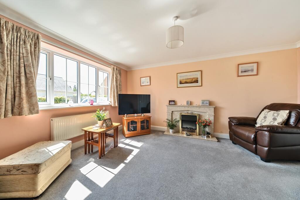 1339801-7-689b4f95f3b68