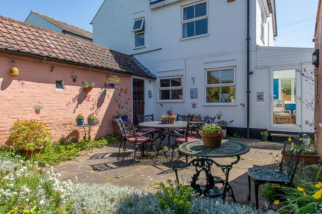 2 victoria av-hi-18.jpg