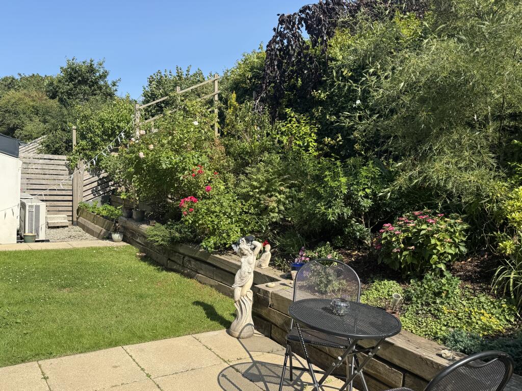 Garden f