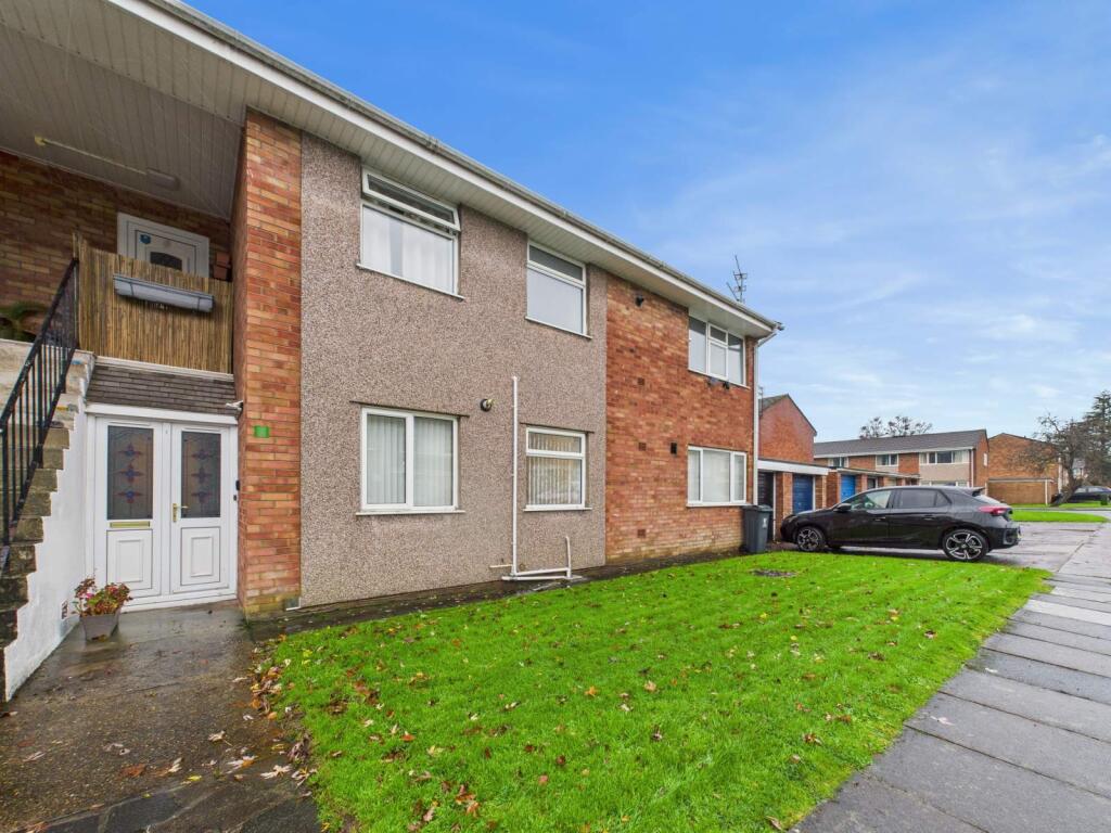Front Garden &amp; Entrance