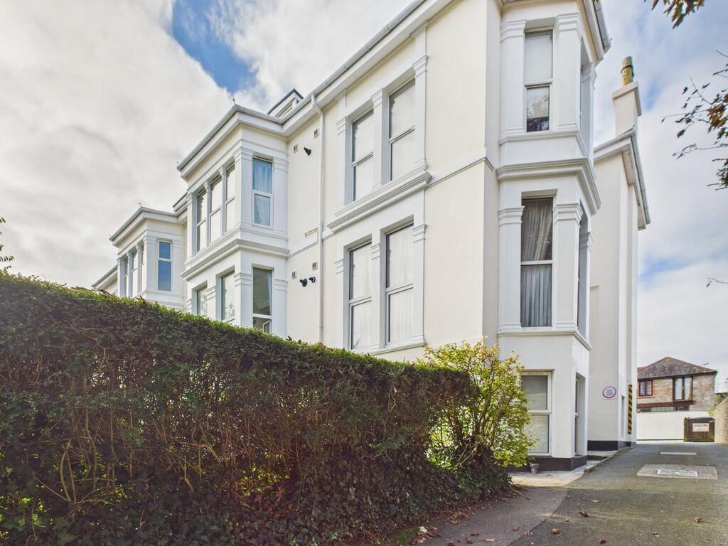 CAM03974G0-PR0220...