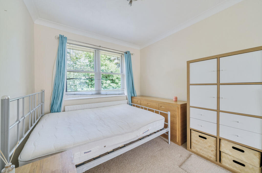 1311999-4-685e7c0...