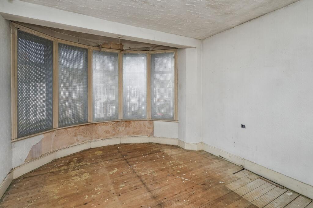 11 The Rise, Palmers Green, London N13 5LF