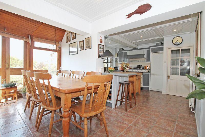 Kitchen &amp; Dining Area