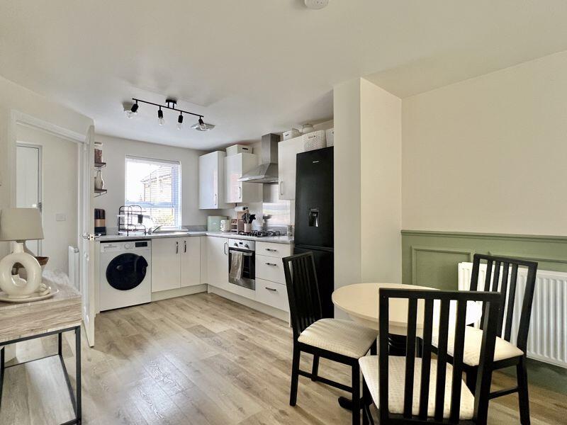 Kitchen / Dining