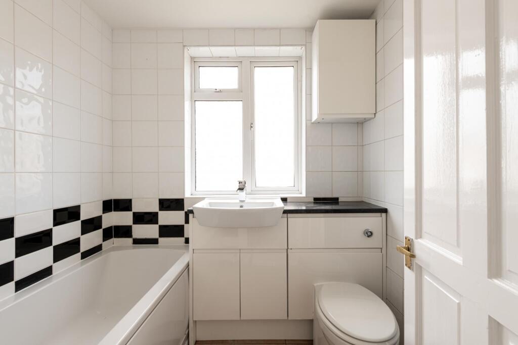 3 Bedroom Terraced for Sale