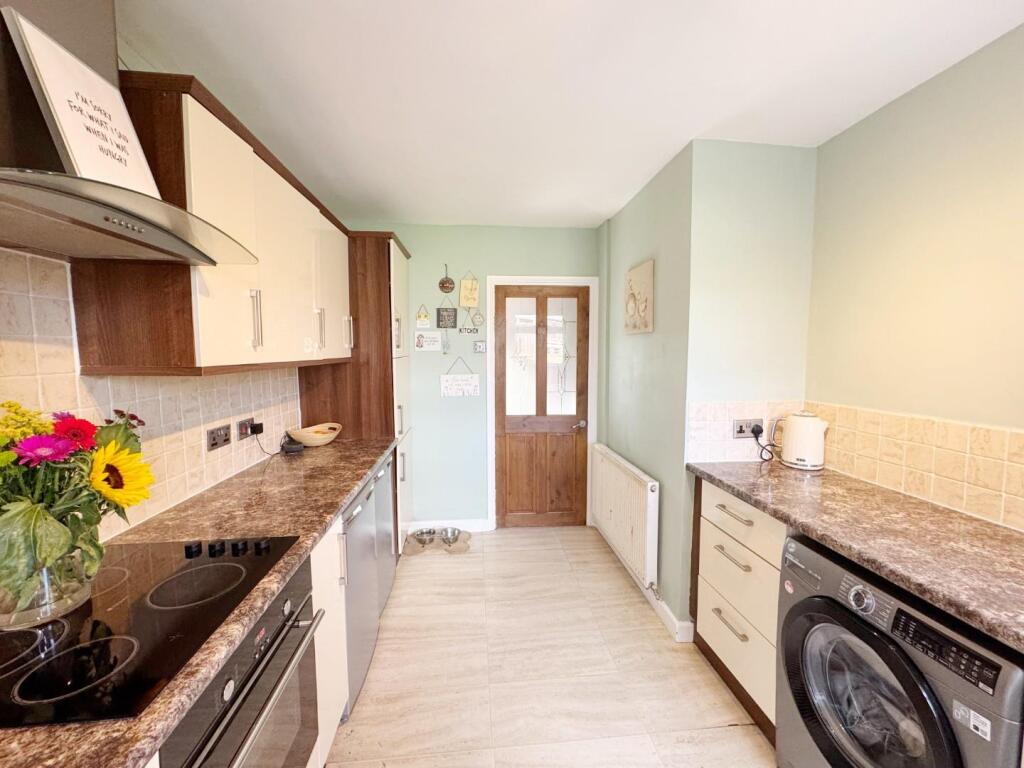 Kitchen 3.jpg