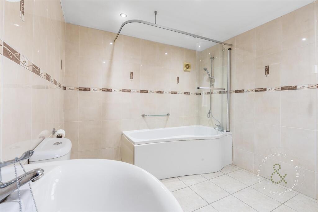 Cardiff Road, HernCrabtree (18).jpg