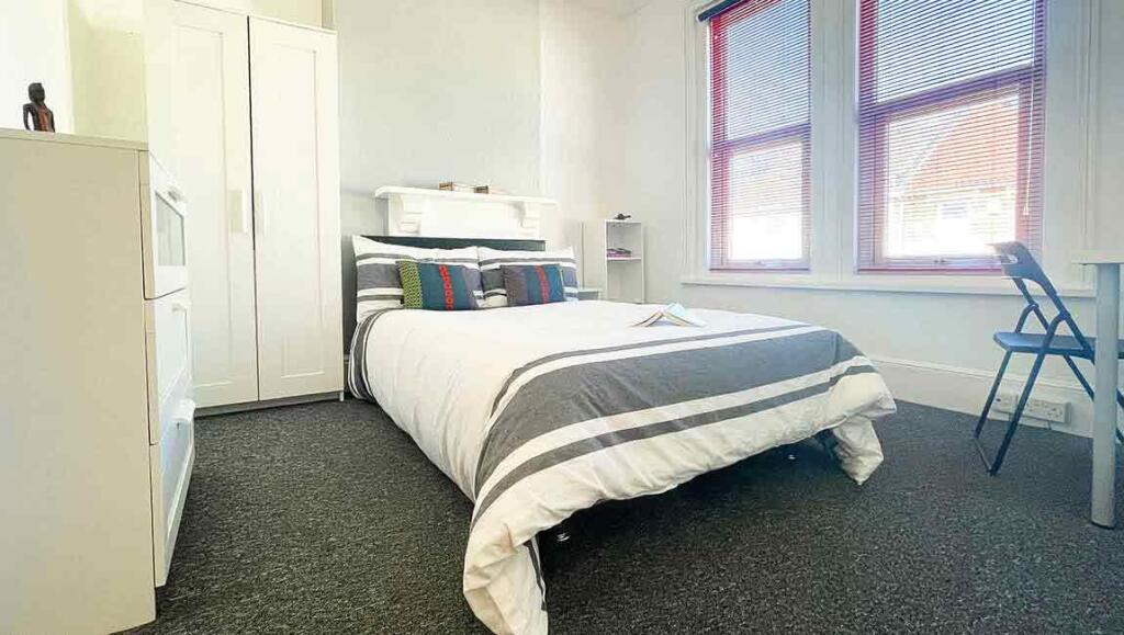 6-bed-student-house-britannia-rd-north-2-portsmout