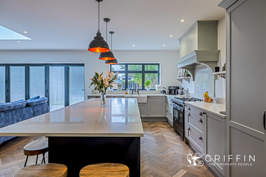 Kitchen &amp; Dining