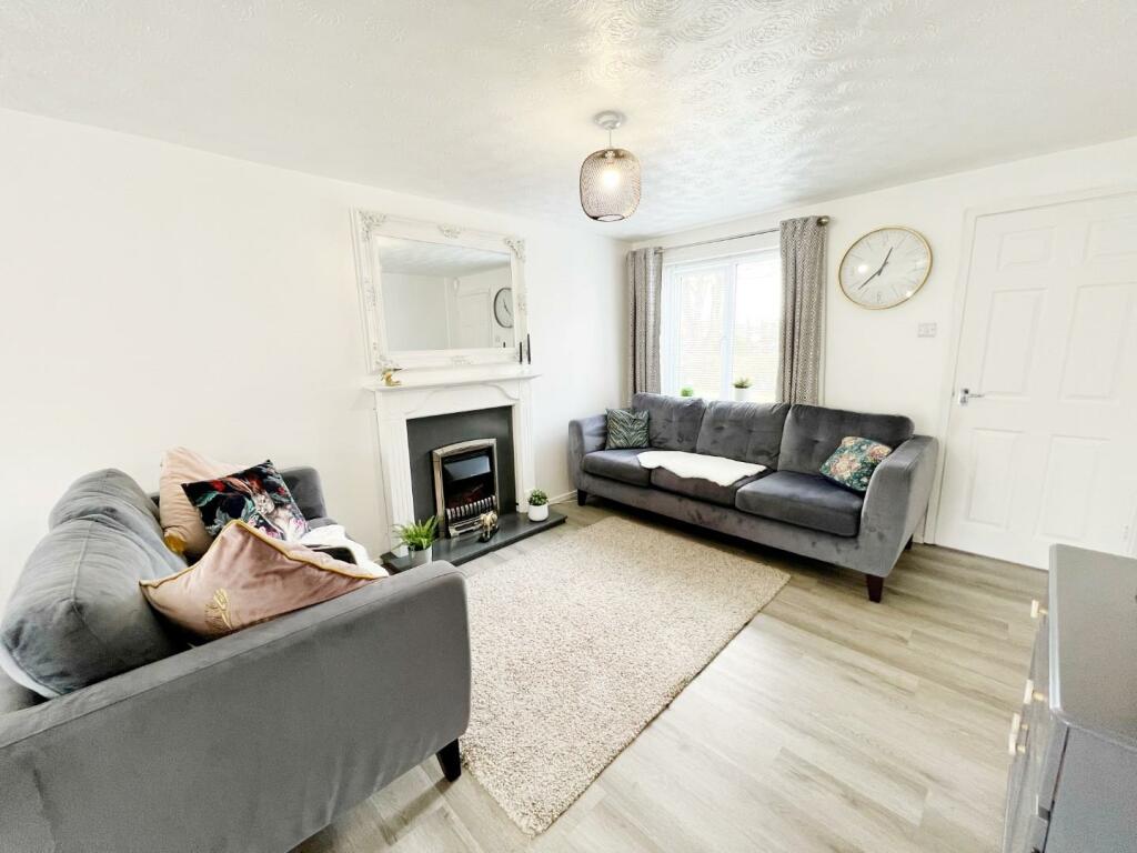 Lounge pic 3.jpg