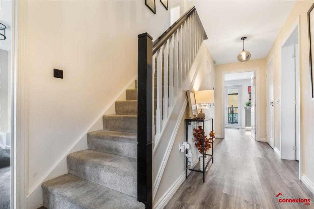 Entrance Hallway (1)