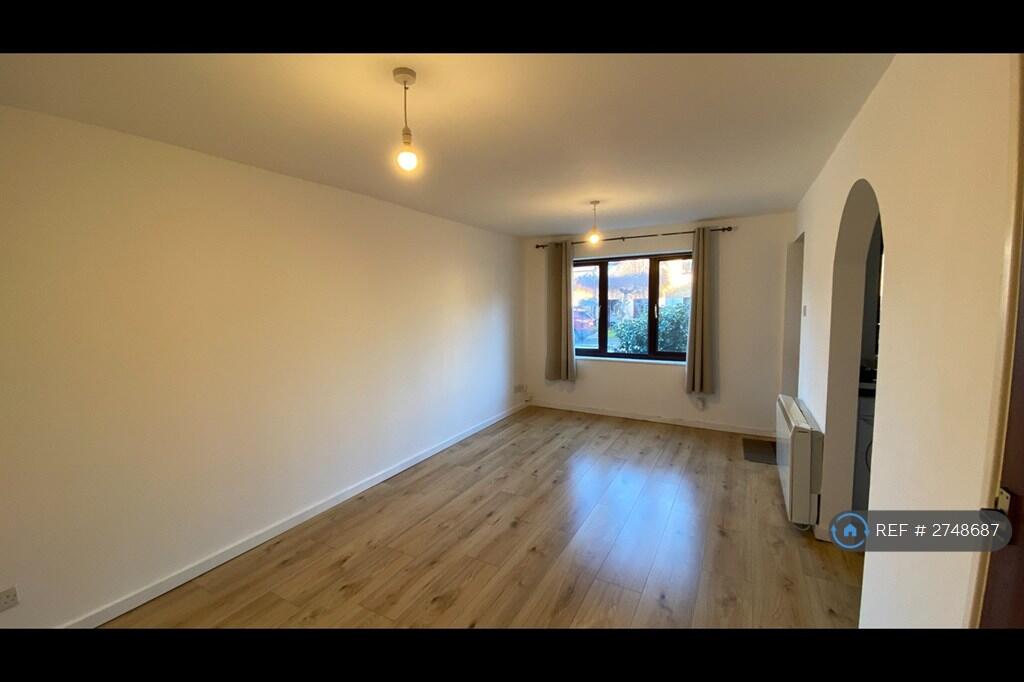 Russell Way, Sutton, SM1