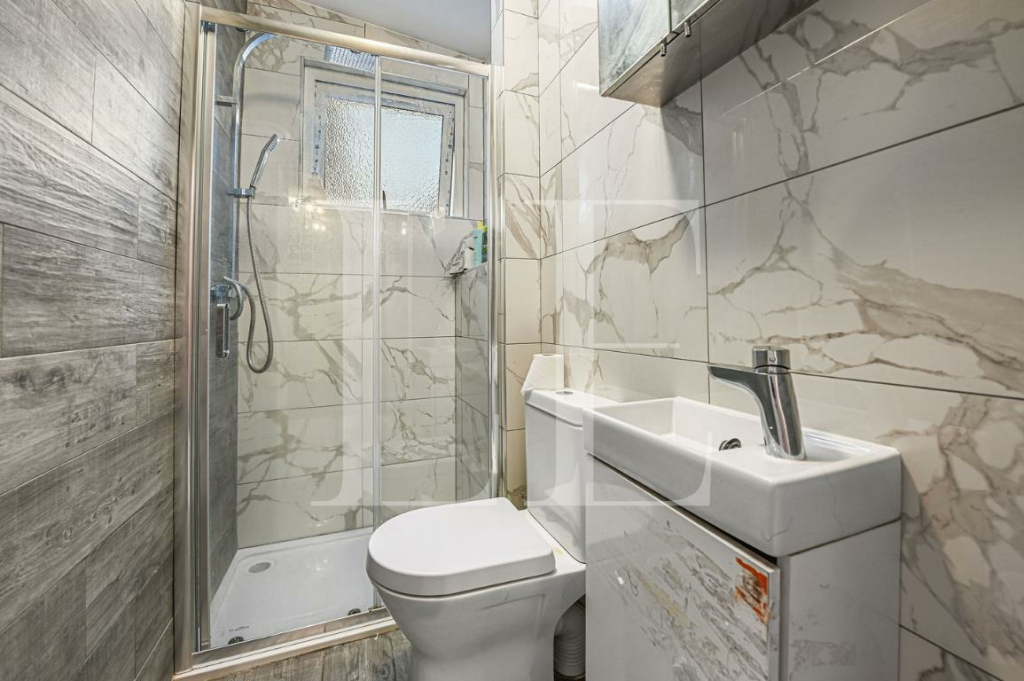 Haselbury Road  (5).png