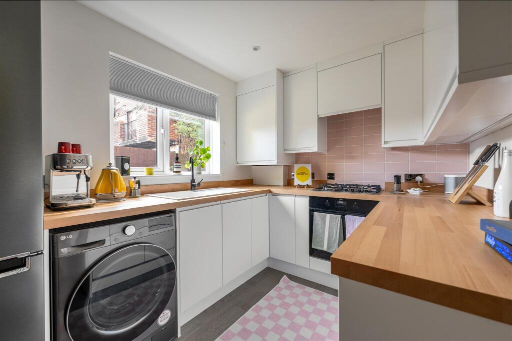 Winchester Court, E17