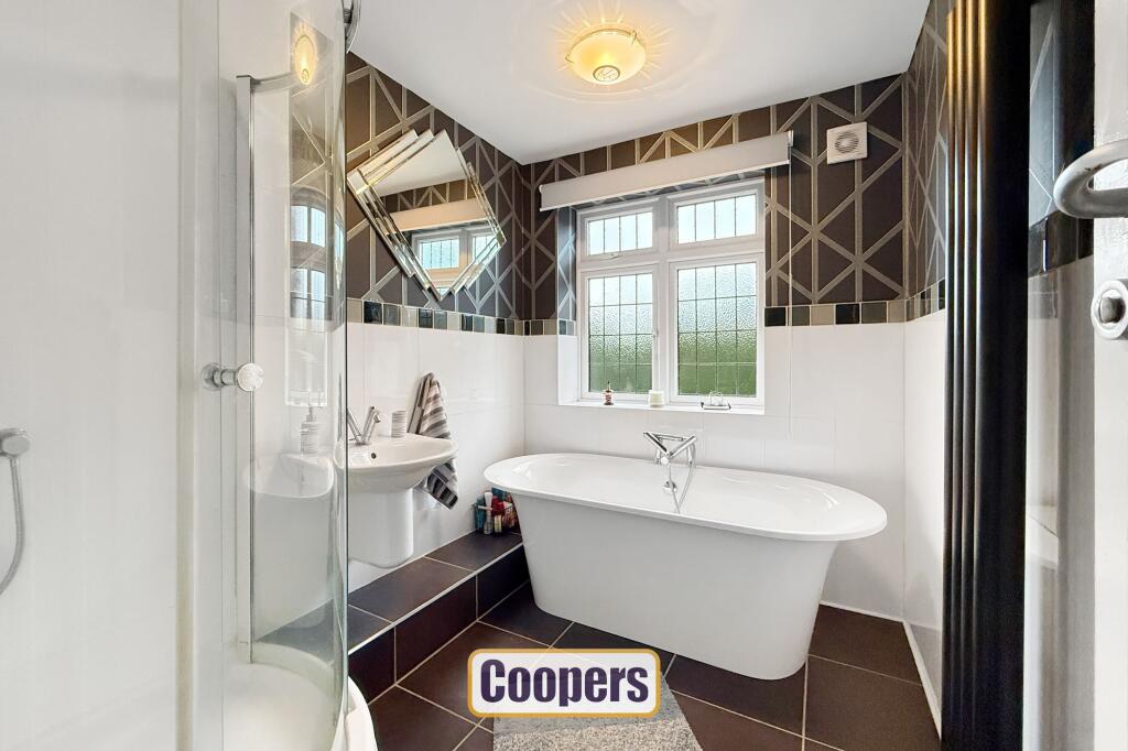 Bath/Shower Room (FF)